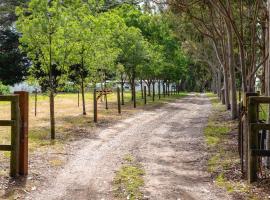 The Dairy Cottage Farm Stay, vakantiehuis in Tyabb