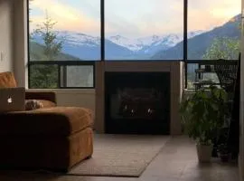 Amazing Views 2 BR/2 BA Ski In Ski Out Condo