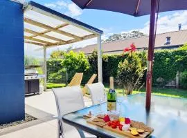 Hosts on the Coast - Catherine Chic