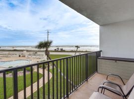 Oceanfront Flagler Beach Condo with Community Pool, apartment in Flagler Beach