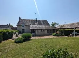 Maison de Bourg avec Grand Jardin, Salle de Jeux et Confort Moderne – Près des Châteaux de la Loire - FR-1-591-161