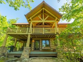 Serenity Cabin, hotel in Old Fort