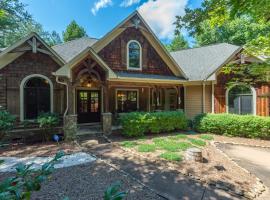Sweet Spot on Lake James Luxury Home with Private Dock, Fire Pit & Game Room!, hotel in Morganton