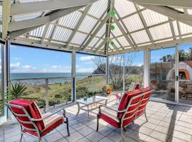 The Darling Of Marina - A Hilltop And Sea Getaway, cottage in Wirrina Cove