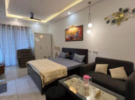 Praavi suites, cheap hotel in Noida
