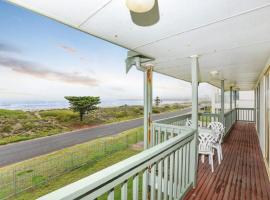 Tahren Beachfront Shack Wifi - Pet-friendly, Hotel in Middleton