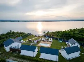 Breeze By The Lake - Cazare cu jacuzzi pe malul lacului