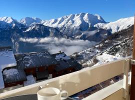 Appartement 25 m2 plein sud avec balcon vue montagne l Alpe d Huez quartier Eclose, hotel in L'Alpe-d'Huez