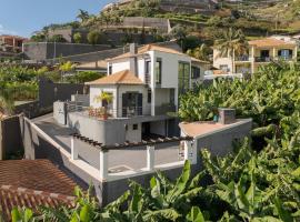 Countryside Charm, hotel com estacionamento em Câmara de Lobos