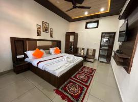 Dalhousie sahara inn, hotell i Banikhet