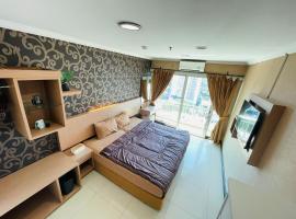 Superior Room At Galeri Ciumbuleuit 1st Tower with Best View, hotel in Bandung