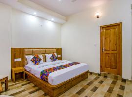 FabHotel Himalayan Park, hotel 3 bintang di Bajaura