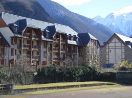 Le Belvédère B115 Luchon, hotel u gradu 'Saint-Mamet'