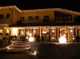 Casa Valcellina Hotel Ristorante、Montereale Valcellinaのホテル