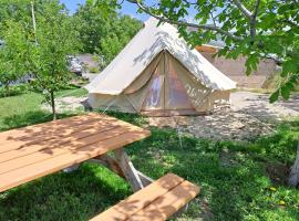 Camping 3 Gs, hotel v destinaci Goghtʼ