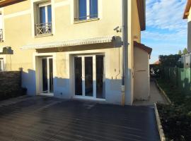 Serenity House - Geneva Luxe Calm Confort 8 pers - Viadora, hotel in Beaumont