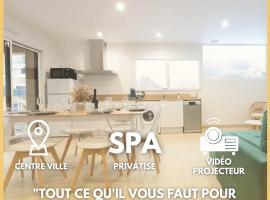 Appart Hôtel La Gacilly-centre ville-SPA-parking, apartamento en La Gacilly