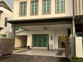 Maxwell Merpati Taiping Homestay, hotel with parking in Kamunting