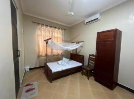 J & S LUGALLA HOUSE, hotel in Dar es Salaam