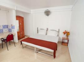 EL LORA RESlDENCY, hotel in Munnar