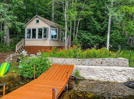 Waterfront Serenity, hotel in zona Auburn/Lewiston Municipal Airport - LEW, Raymond