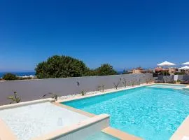 Evilio Suites, Inspired Family Retreat with Pool, Βy ThinkVilla