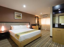Hallmark Express Hotel, hotel v mestu Melaka