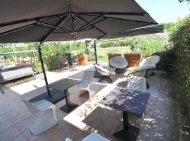 Chambres d'hôtes avec Jacuzzi et Piscine au Mas de Cadoule