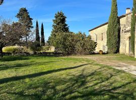 Gîte Le Mas du Colombeyras, hotell i Espeluche