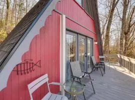 Charming Franklin Cabin with Deck Stunning Views!