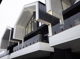 Black & White Villas by Fomich Hotels Group, rumah percutian di Bukovel