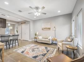 Cozy 2 Bed Townhome near the Hospital, hotel in Lafayette
