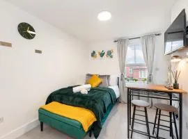 Small and Trendy studio 3B