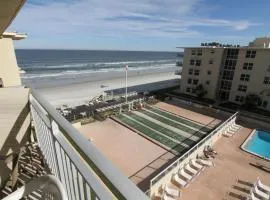 Visit this top floor property located on the no-drive beach with 2 complex pools!
