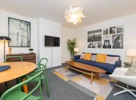 Brett Stays - Modern - All Mod Cons - SmartTV - BBQ - Sleeps 8