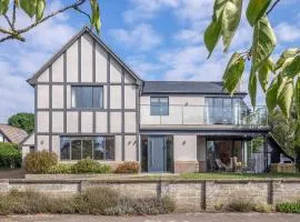 Luxurious house with hot tub near beach - Mallards