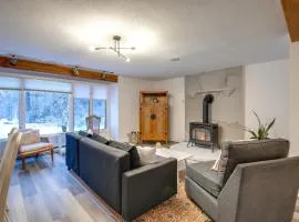 Cozy Conway Retreat Near Skiing and Hiking Trails!