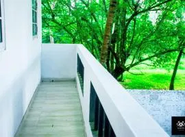 BAWANS VILLA Holiday Home for Family or Group