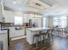 Peaceful Starke Retreat with Deck 6 Mi to Downtown!