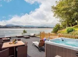 Sea Front Spacious Apartment on Anglesey