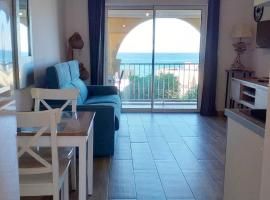 Studio standing classé avec terrasse vue mer " les pieds dans l'eau " à Algajola, holiday rental in Algajola