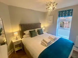 Superb City Centre Apartment in Riverside Complex