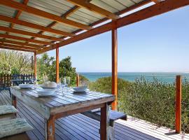 Suikerbossie 82 by HostAgents, holiday home sa Gordonʼs Bay
