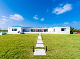 Lovely 4-Bed Villa in Anguilla, villa in Long Path