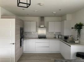 Beautiful Modern Tranquil Two Bedroom Apartment, Ferienwohnung in Swanscombe