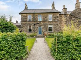 4 Bed in Darley Dale 79020, hotel in Great Rowsley