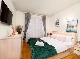 Central Elegant - Anastasia apartment - By OpenHouse