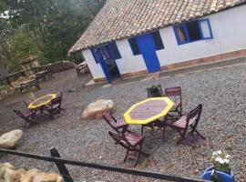 Hostal Parque Mayoral, hotel pentru familii din Villa de Leyva