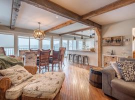 Breathtaking Lake View With Spa Chalet 360, ξενοδοχείο με σπα σε Chertsey