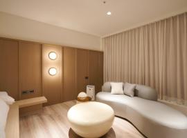 Hope Hotel Tainan, bed & breakfast i Tainan